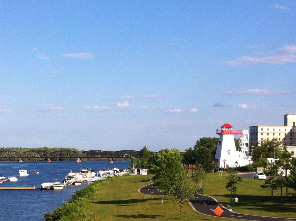 Unb Fredericton Accommodations Bagian luar foto