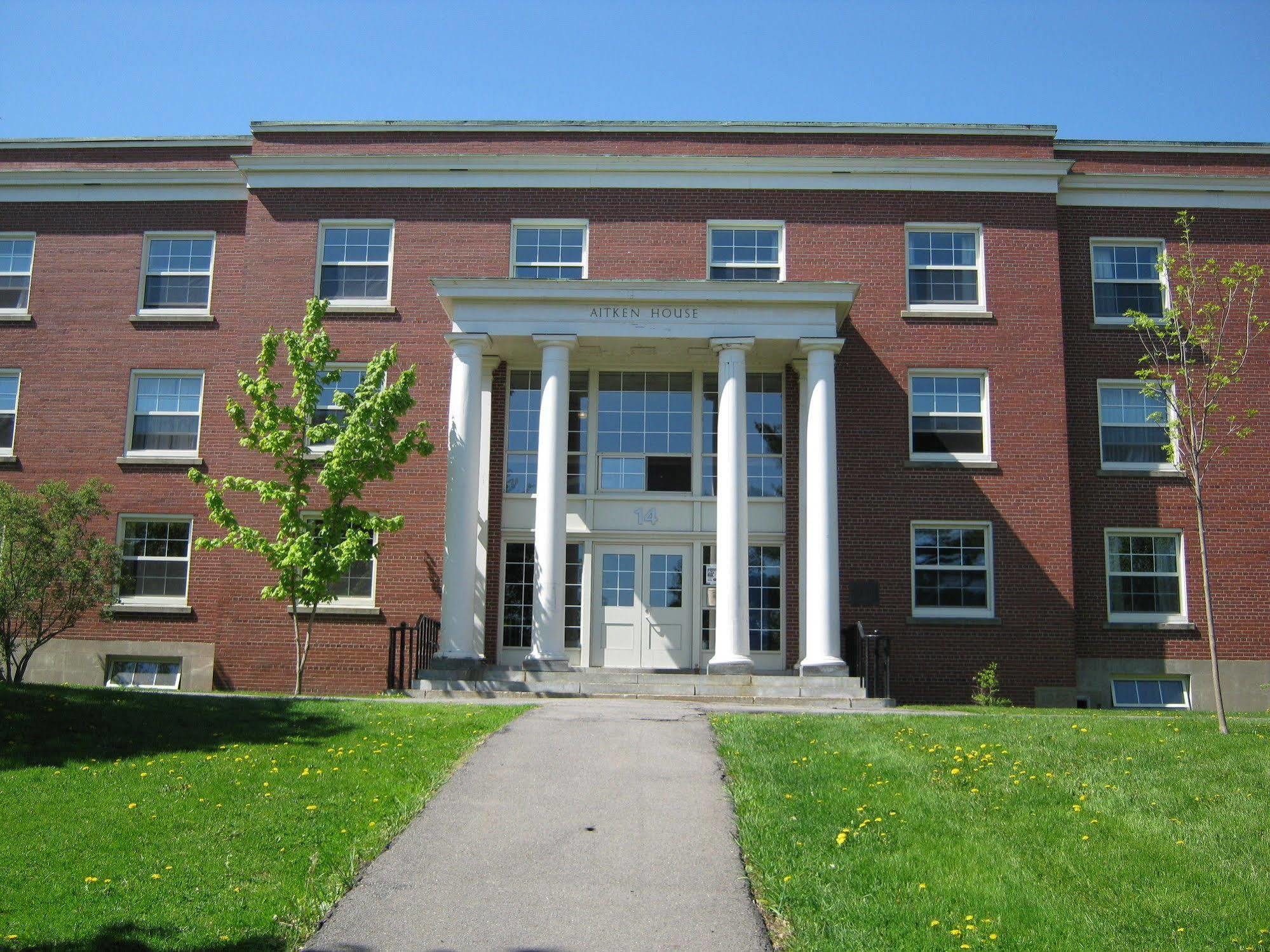 Unb Fredericton Accommodations Bagian luar foto