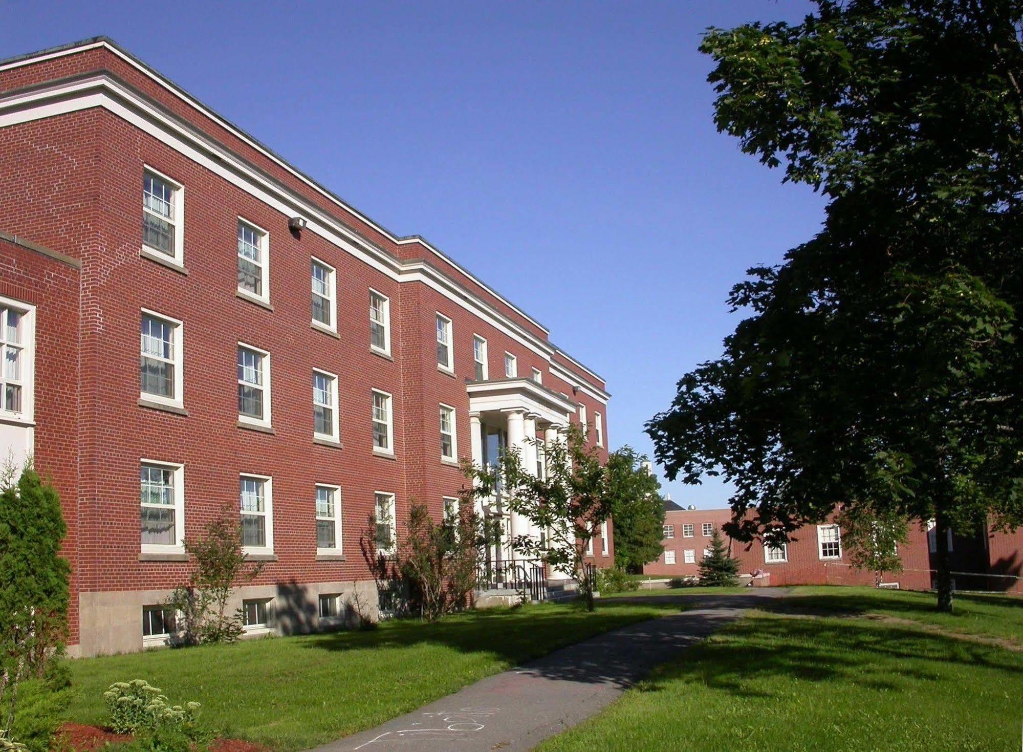 Unb Fredericton Accommodations Bagian luar foto