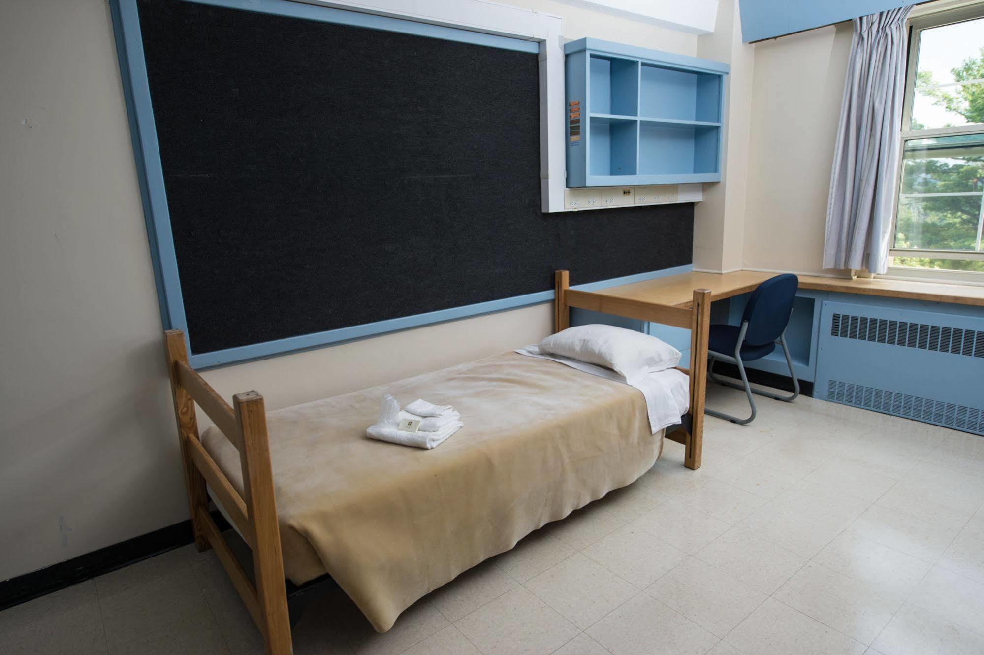 Unb Fredericton Accommodations Bagian luar foto