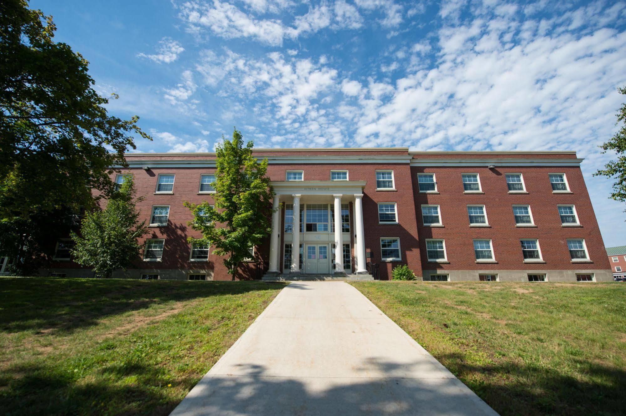 Unb Fredericton Accommodations Bagian luar foto