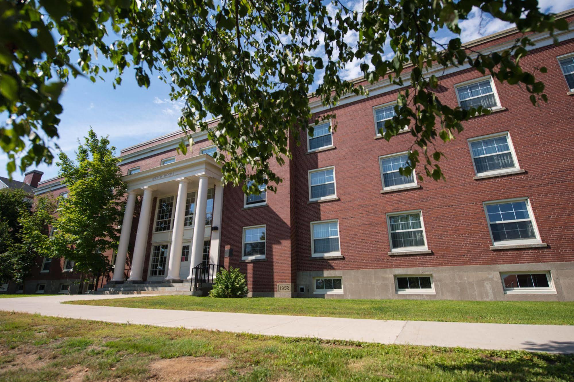 Unb Fredericton Accommodations Bagian luar foto