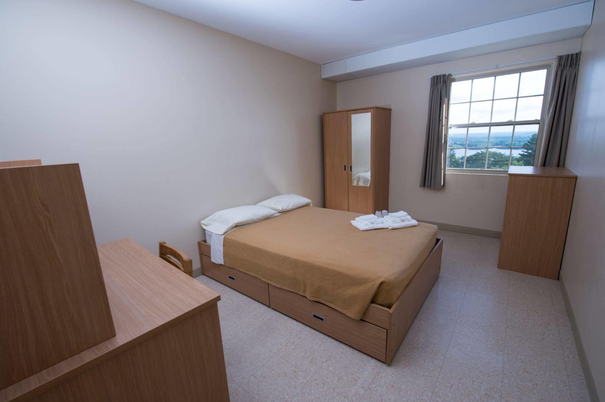 Unb Fredericton Accommodations Bagian luar foto