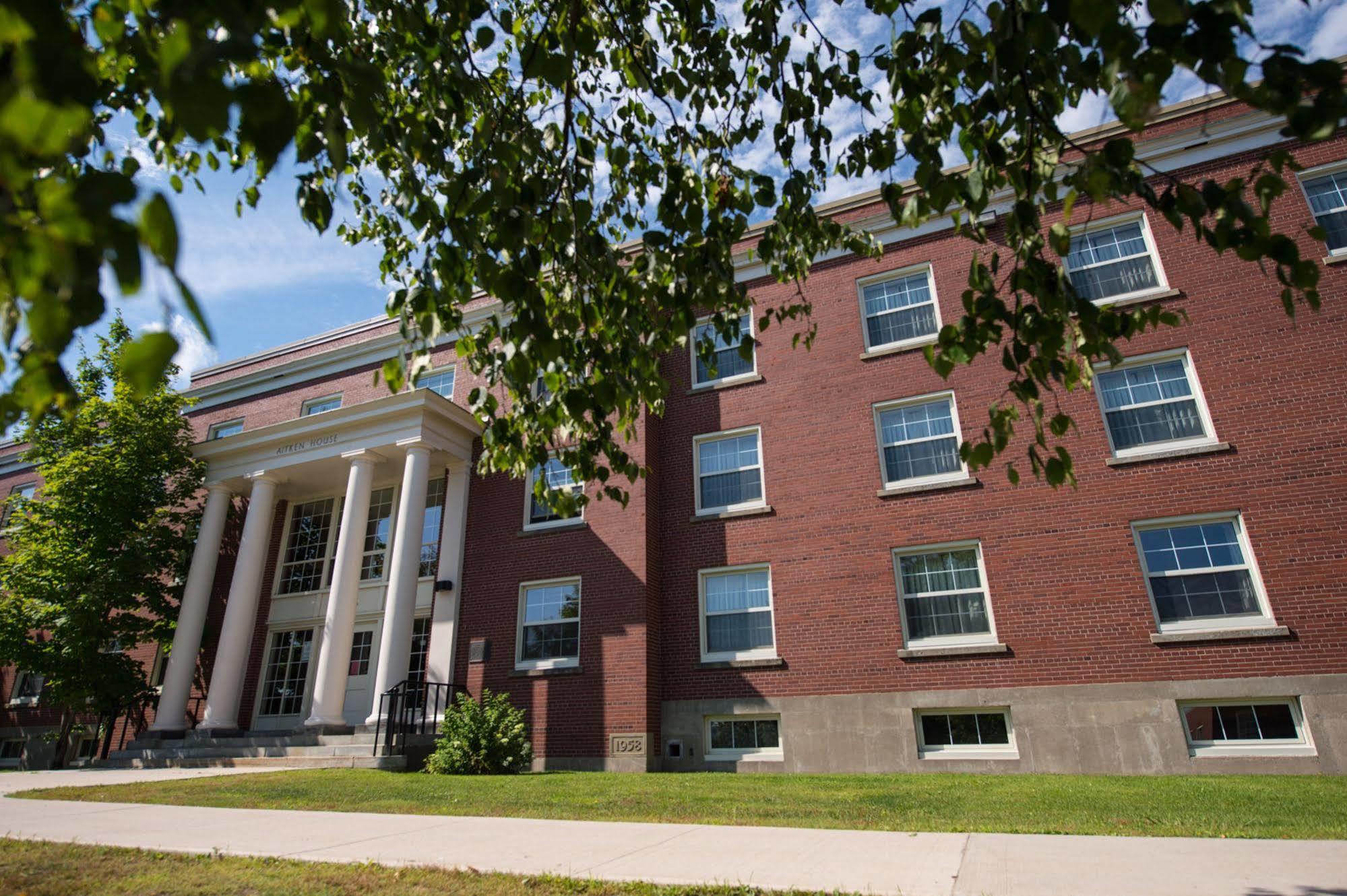 Unb Fredericton Accommodations Bagian luar foto